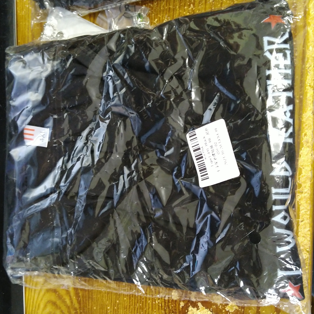 T-Shirt - Picture 5 of 9